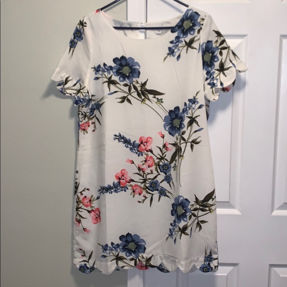 Boutique Shift Floral Dress with Scalloped Trim